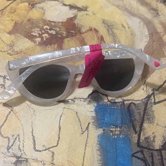 Betsey Johnson Sunglasses main image 7